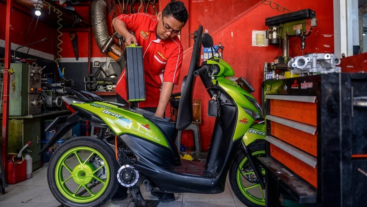 Ambisi Konversi 120 Juta Motor Listrik Terancam Gagal