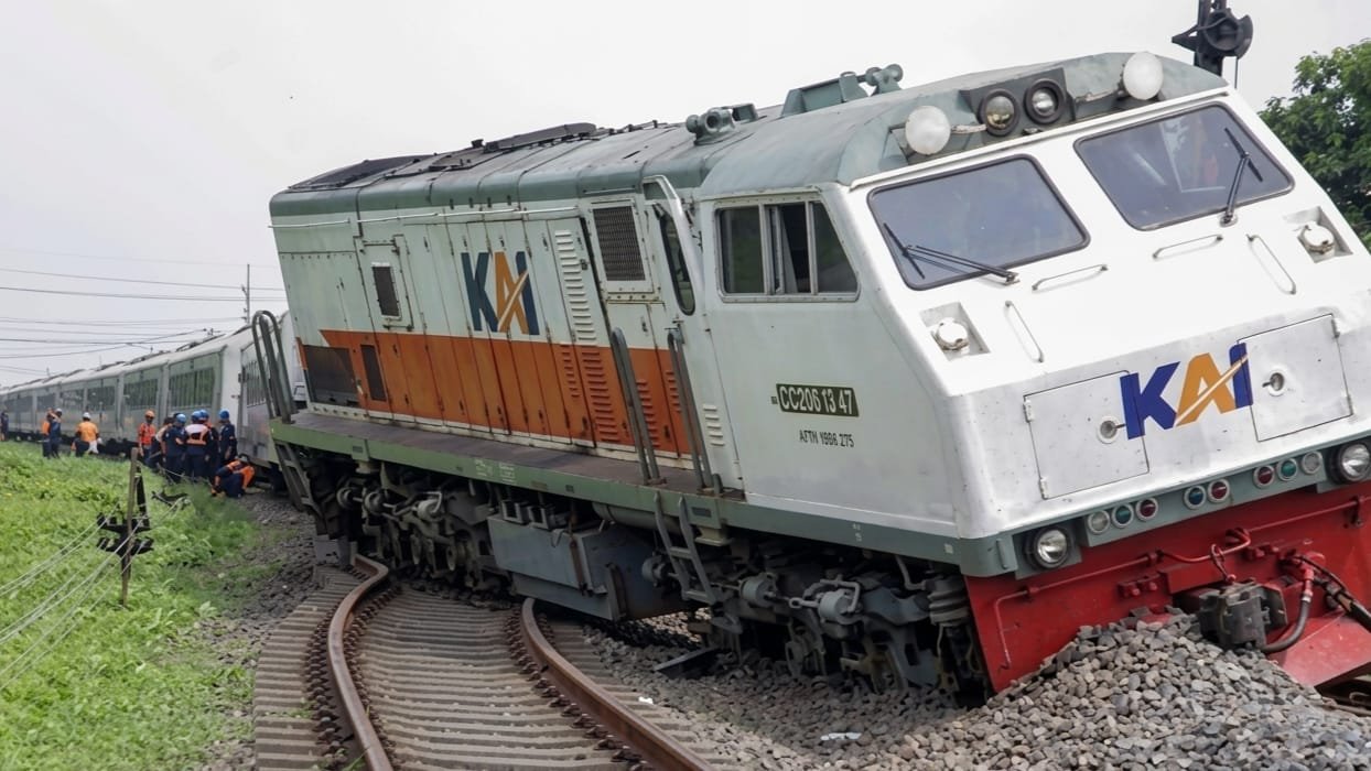 Kereta Api Bangunkarta Anjlok di Stasiun Bumiayu