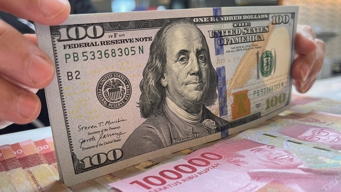 Rupiah Jebol ke Rp 17.300 di Tengah Beban Subsidi BBM yang Membengkak