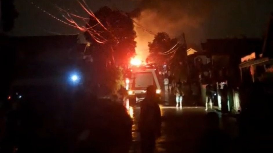 Mencekam, Gudang BBM di Jambi Terbakar Dekat Area Pengeboran Minyak Pertamina