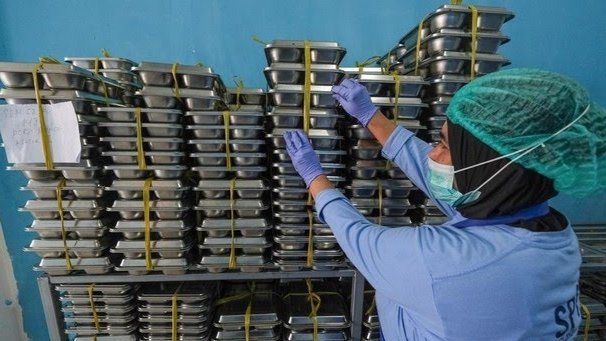 Badan Gizi Nasional Bekukan Operasional 8.182 Dapur Bermasalah